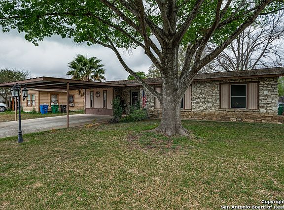 5th image of 3635 Southport Dr