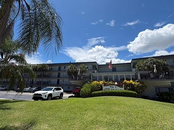 2nd image of 9440 SW 8th St APT 320