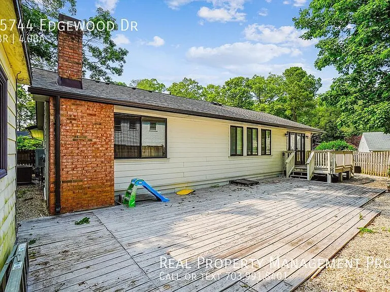 15744 Edgewood Dr — Photo 26