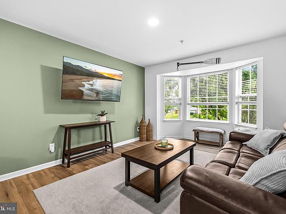 4th image of 1360 River Bank Ct