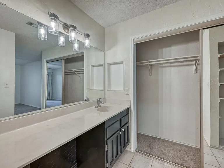 1202 Thorpe Ln #616 — Photo 15