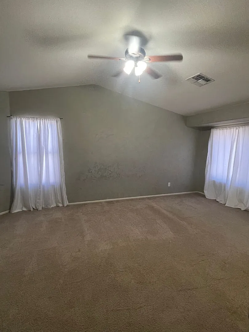12411 W Rancho Dr — Photo 2