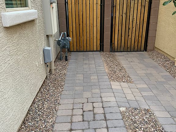 3rd image of 1972 S Sycamore Pl
