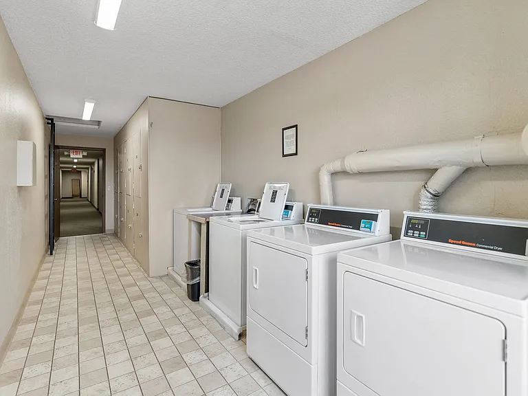 Mountain View Apartments — Photo 19