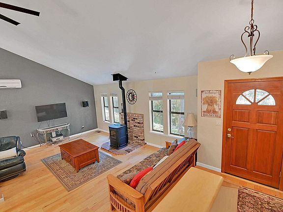 5th image of 21755 Longeway Rd