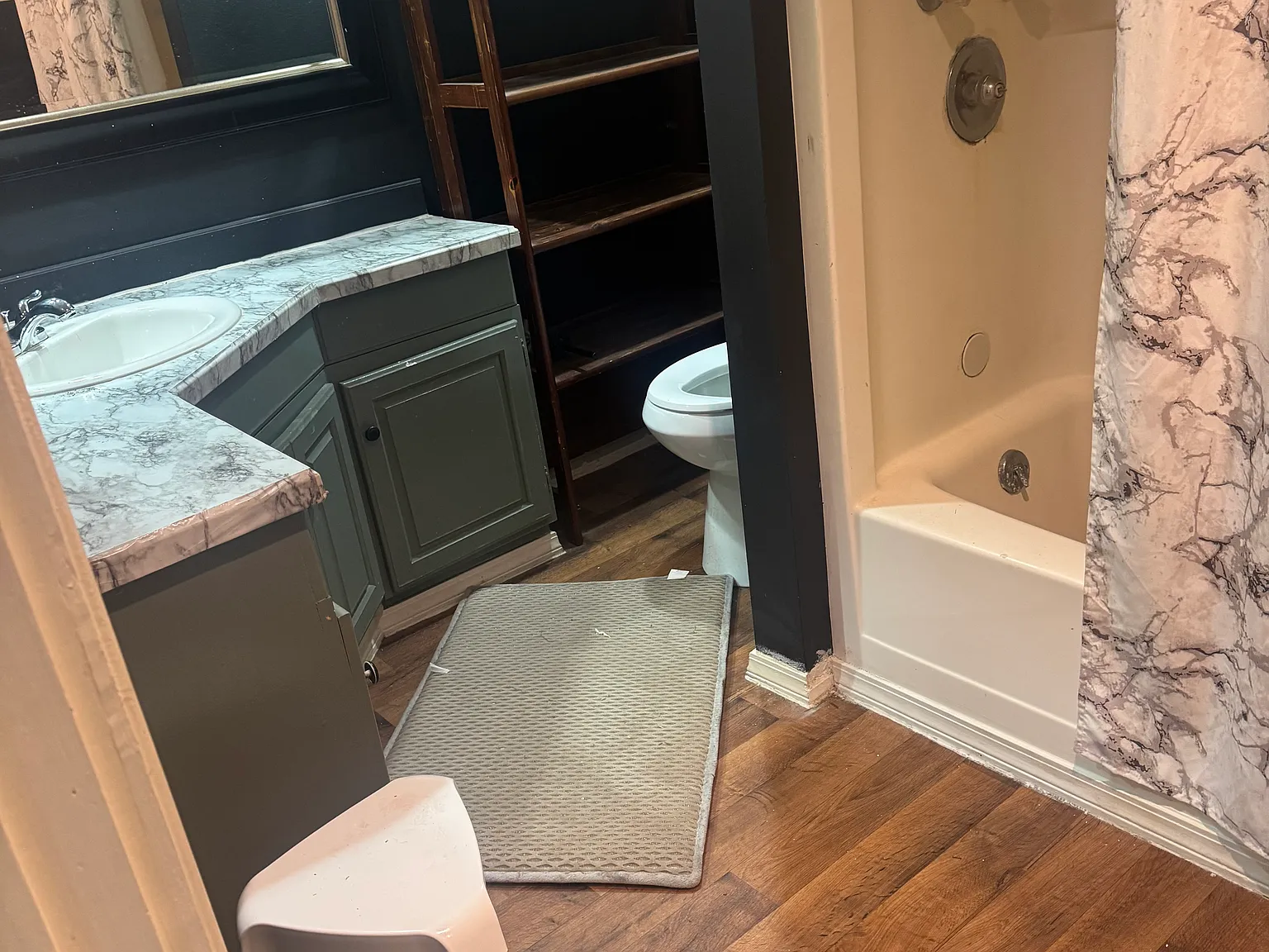 1 bed, 1000 sqft, $1,595 — Photo 2