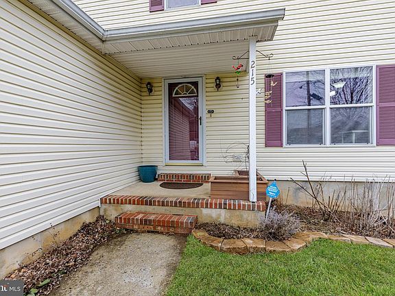 2nd image of 215 Birch St