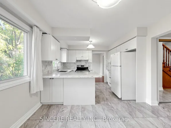 118 Candlewood Cres, Waterloo, ON N2L 5M8