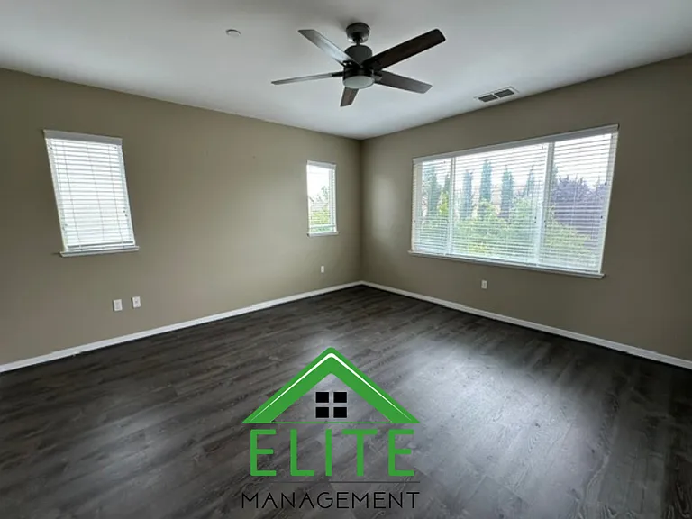 1084 Navigator Dr — Photo 30