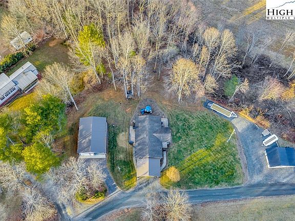 3rd image of 747 Nathans Creek School Road