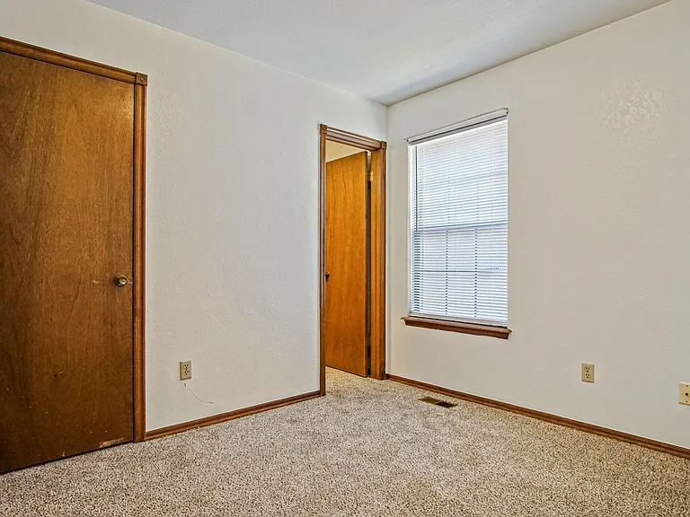 8910 Oak Valley Dr — Photo 7