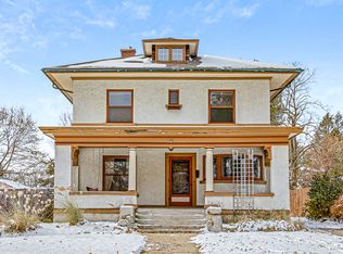 844 Douglas Ave, Elgin, IL 60120