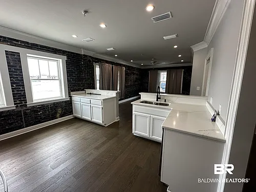 120 W Laurel Ave #201 Photo 1