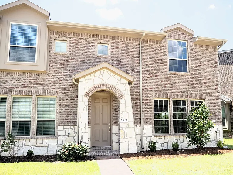 3117 Solana Cir — Photo 2