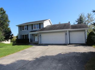 401 Candlewick Blvd SE, Poplar Grove, IL 61065