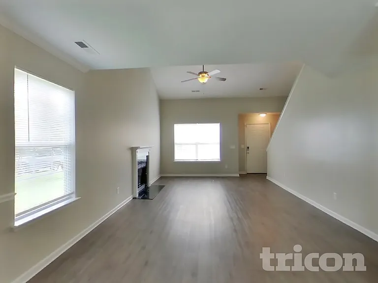 1689 Eagle Trace Dr — Photo 4