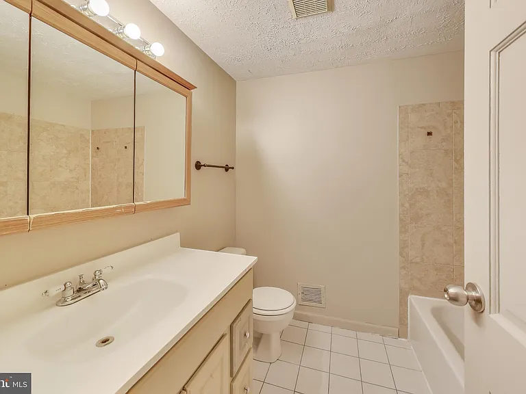 9217 Briarchip St — Photo 24