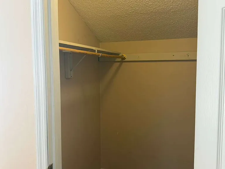 910 Brett Dr #32-1 — Photo 8