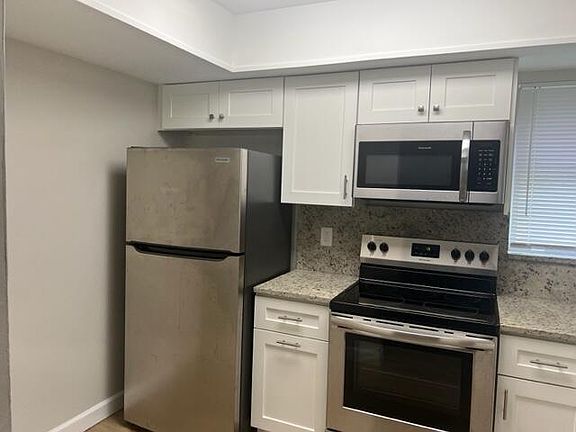 4th image of 500 NW 53rd St