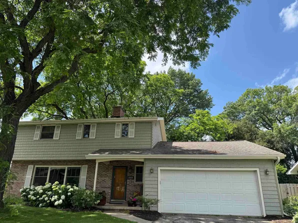 2910 Ravine Dr, Middleton, WI 53562