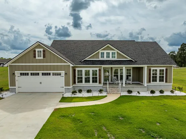 8 Stonehaven Dr, Tifton, GA 31793