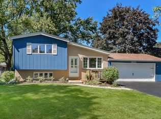 4N224 Kaelin Rd, West Chicago, IL 60185