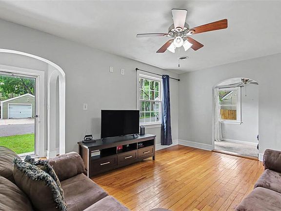 5th image of 3347 Clark Cir