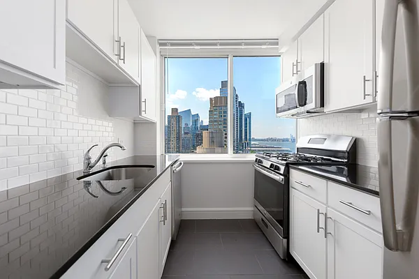 Rented by A&E Real Estate Management | media 2