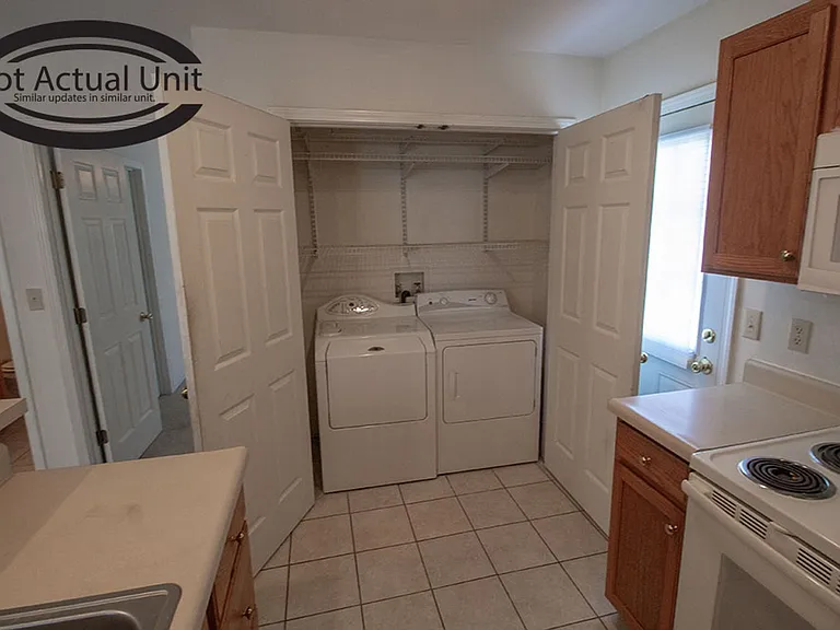 1413-1415 N Frideriki Dr — Photo 25