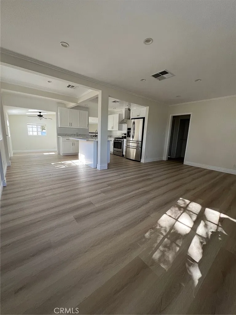 3 bed, 1616 sqft, $4,195 — Photo 4
