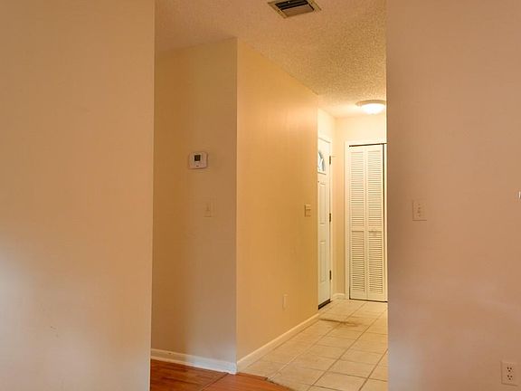 5th image of 847 S Waterview Dr