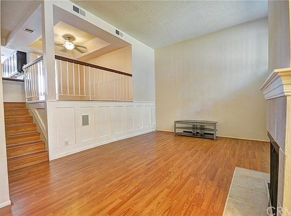 4th image of 8594 Village Ln