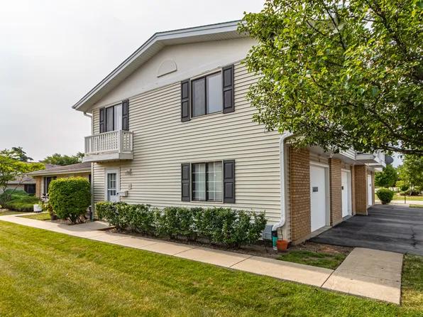 17 Dennis Ct #773, Schaumburg, IL 60193