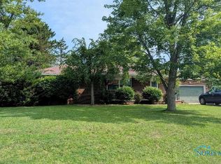 202 Hawthorn Dr, Archbold, OH 43502