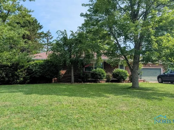 202 Hawthorn Dr, Archbold, OH 43502