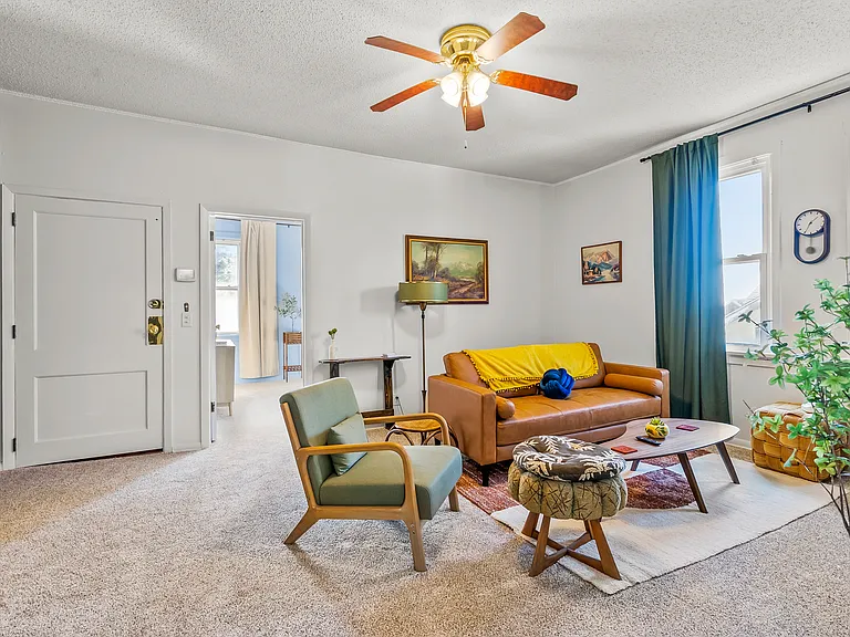 216 E Main St #1/2 — Photo 12