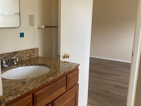 5th image of 2935 College Ave APT 122