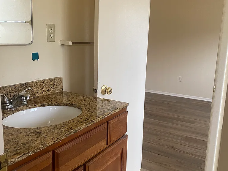 2935 College Ave #122 — Photo 5