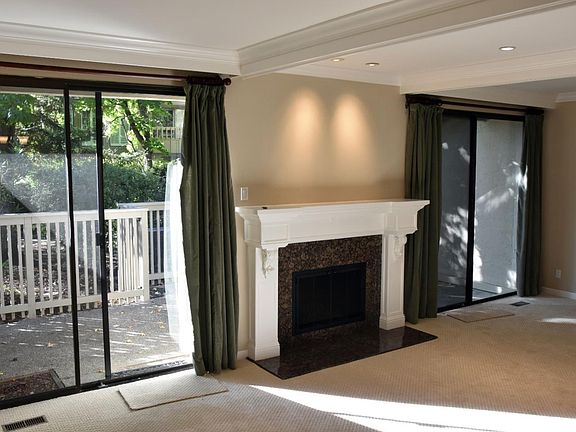 4th image of 612 Sand Hill Cir