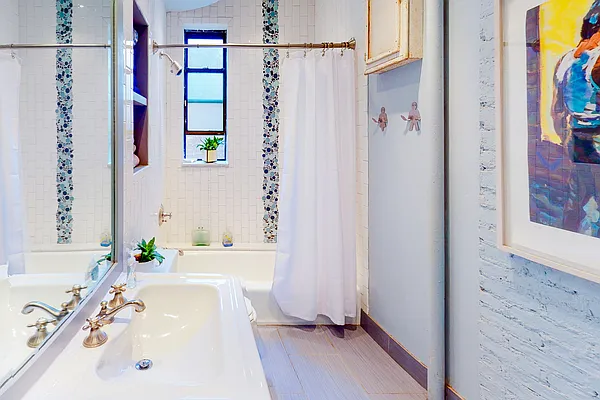 Sold by Compass | media 9