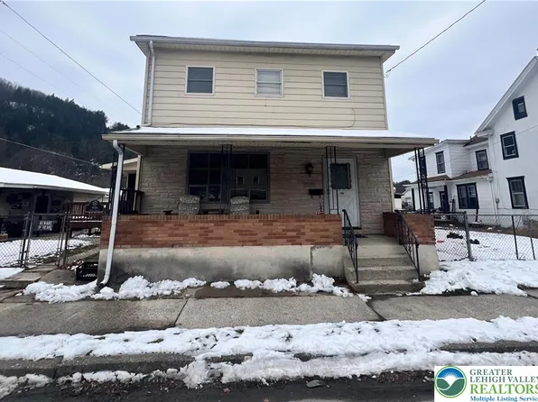 438 White St, Weissport, PA 18235