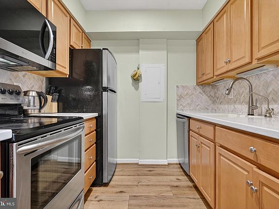 3rd image of 29 14th St NE #29