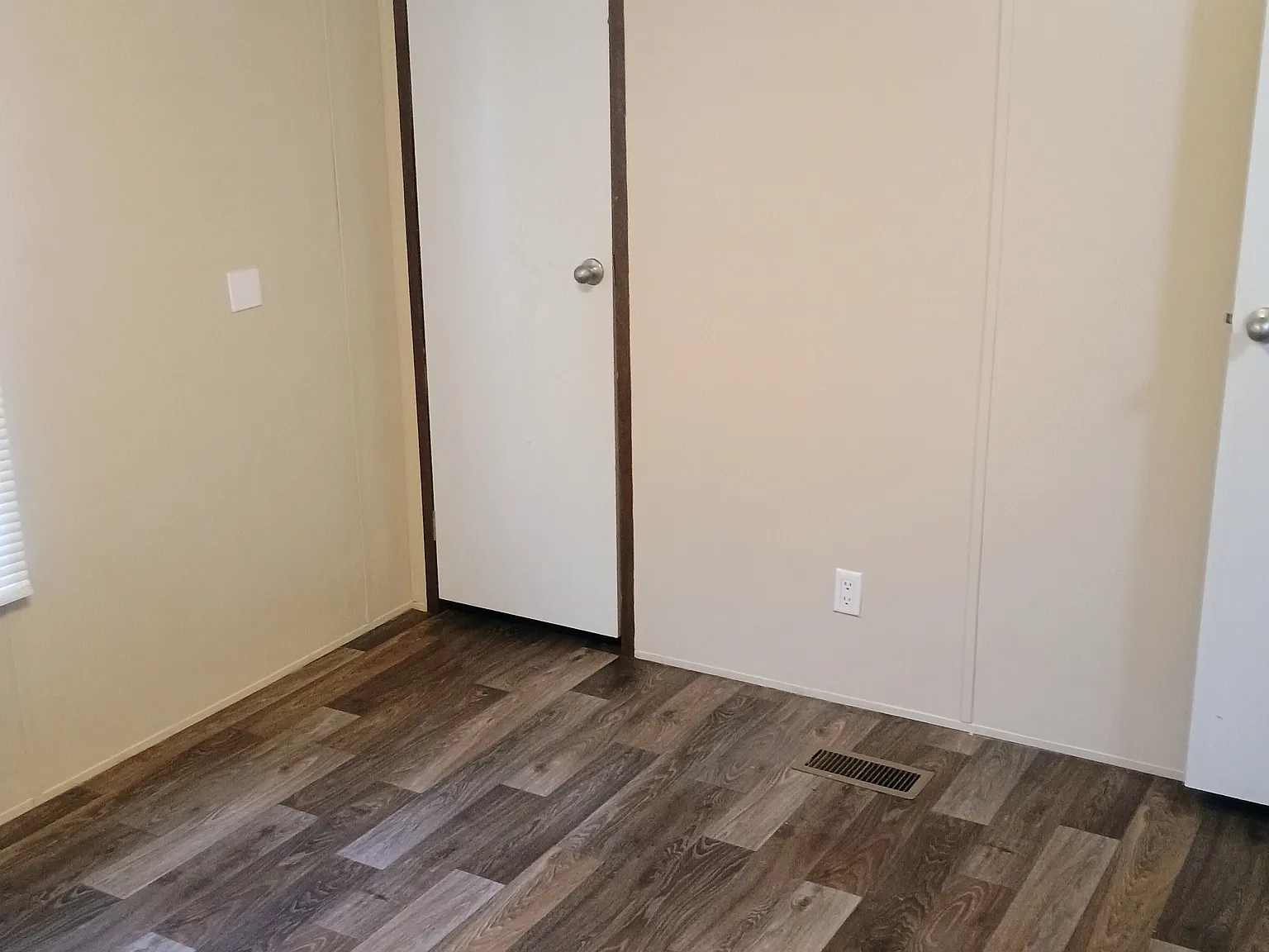 3 bed, 1100 sqft, $1,145 — Photo 3