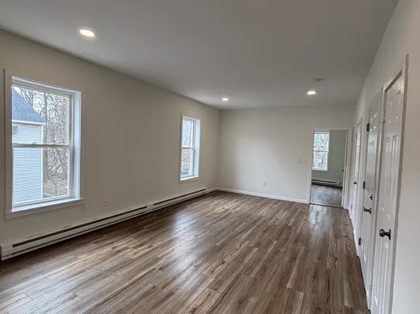 110 Rockwell Ave APT 4, New Britain, CT 06051