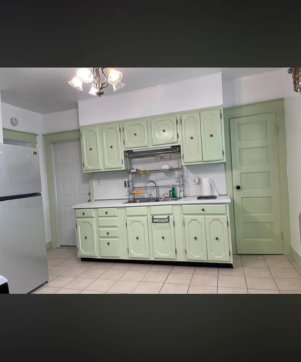 183 S Orchard St — Photo 2