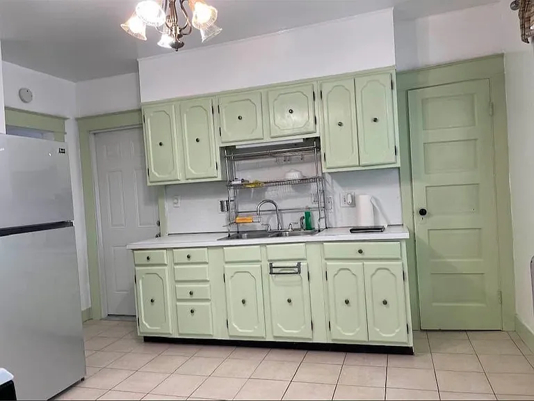 183 S Orchard St #4 — Photo 1