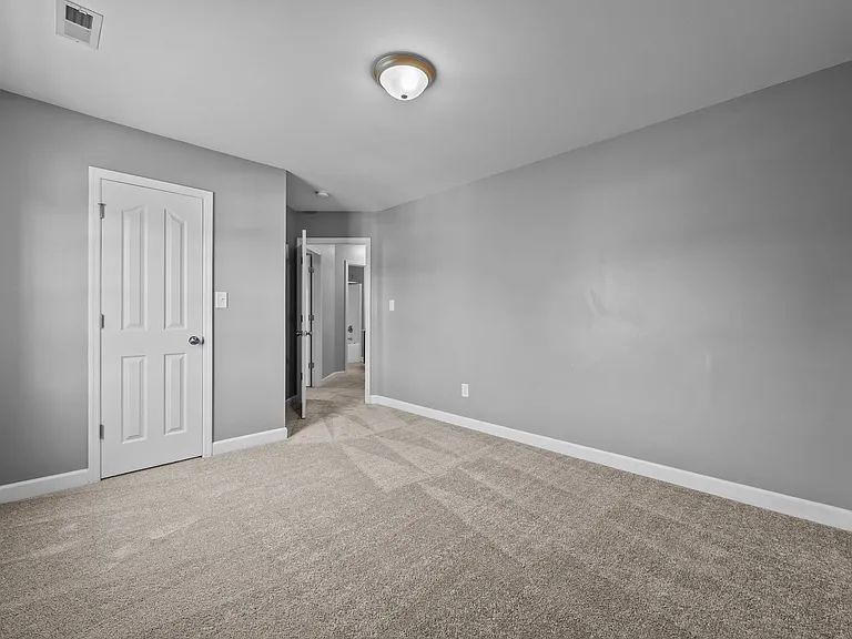 210 Wedgefield Cir — Photo 25