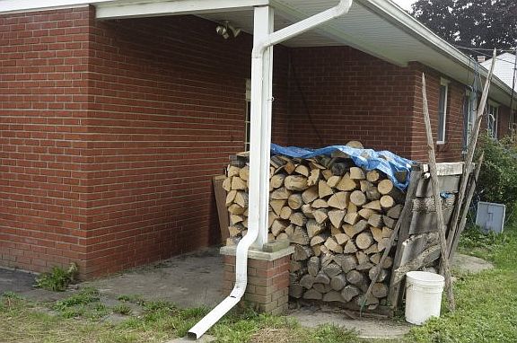 4th image of 15 Gail Dr
