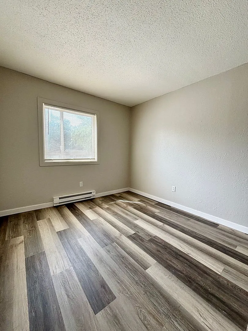 Cedar Crest Apartments — Photo 4