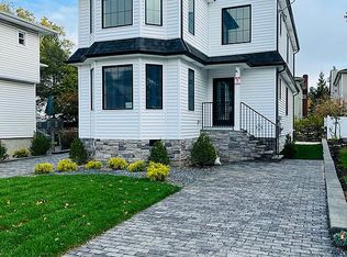 66 Graywood Rd, Port Washington, NY 11050